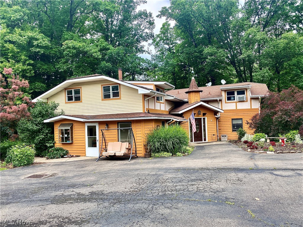 19082 Chamberlain Road Grafton, OH 44044 - Photo 2 of 35 Gallery Image 2