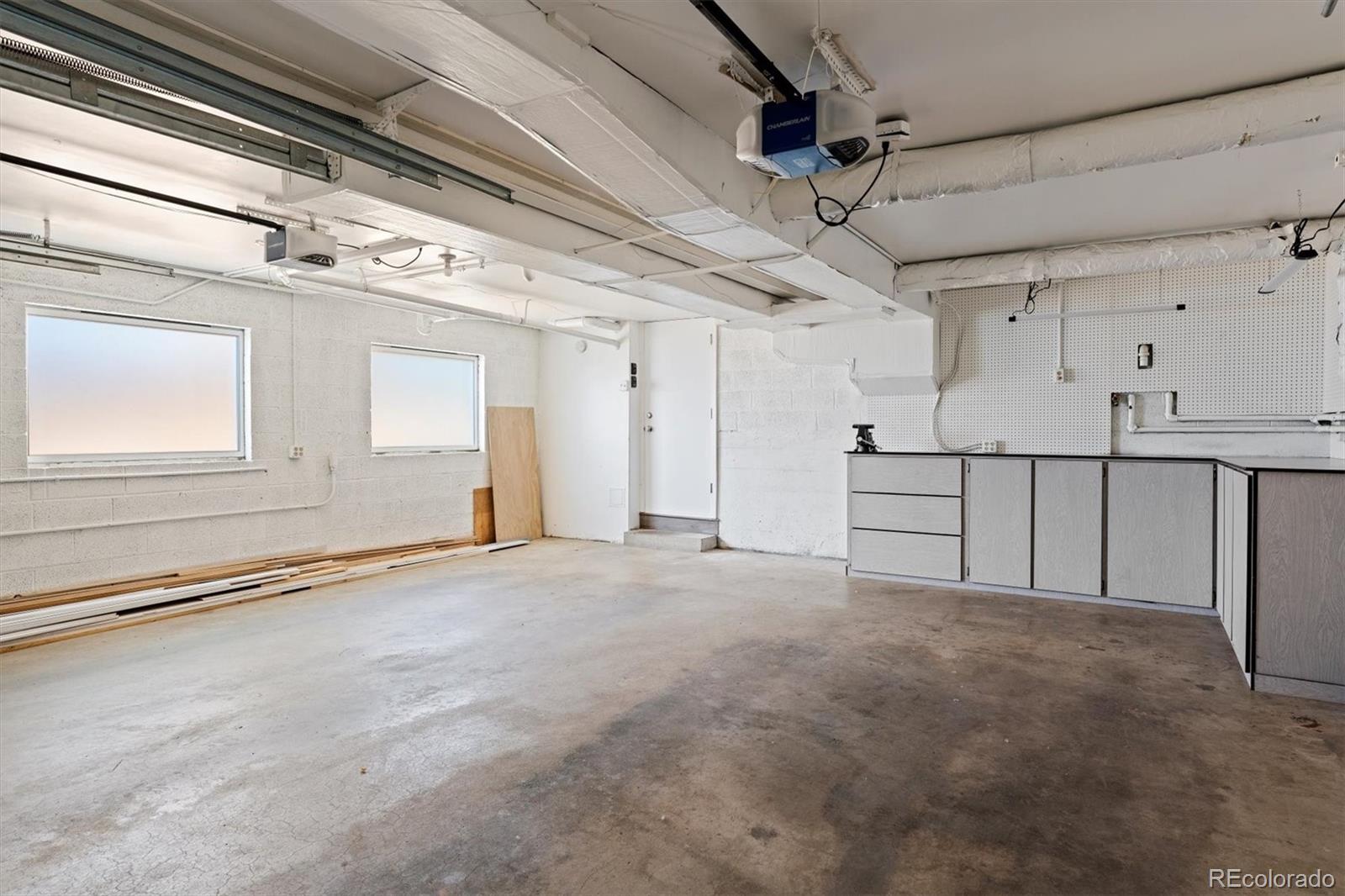 1643 South Ogden Street Denver, CO 80210 - Photo 38 of 39 a view of a garage