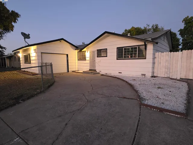 $399,999 | 7527 24th Street, Sacramento, CA 95822