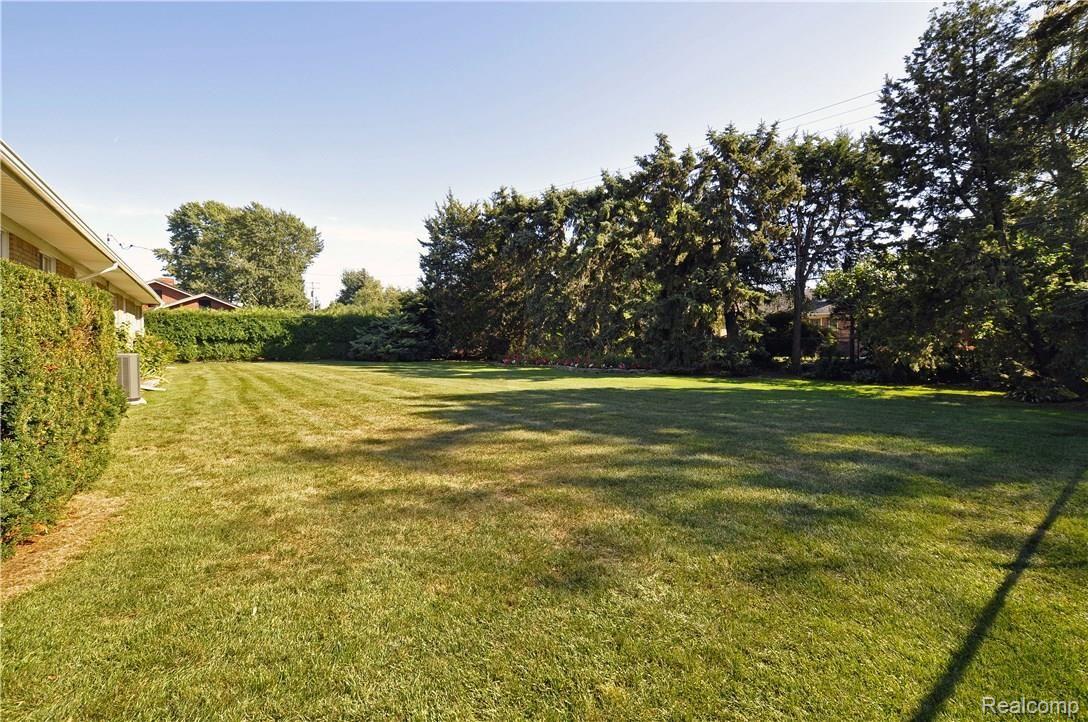 41 Willison Road Grosse Pointe, MI 48236 - Photo 29 of 34 26.jpg