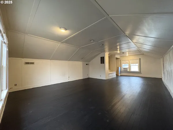 $555,000 | 960-970 West 7th Avenue, Eugene, OR 97402