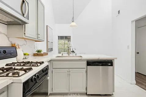$598,000 | 1450 Brett Place, Unit 305, San Pedro, CA 90732