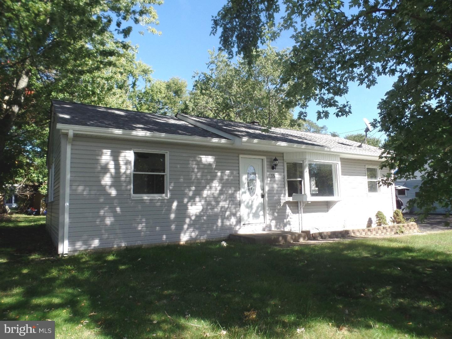 15 Warwick Road Stratford, NJ 08084 - Photo 1 of 14