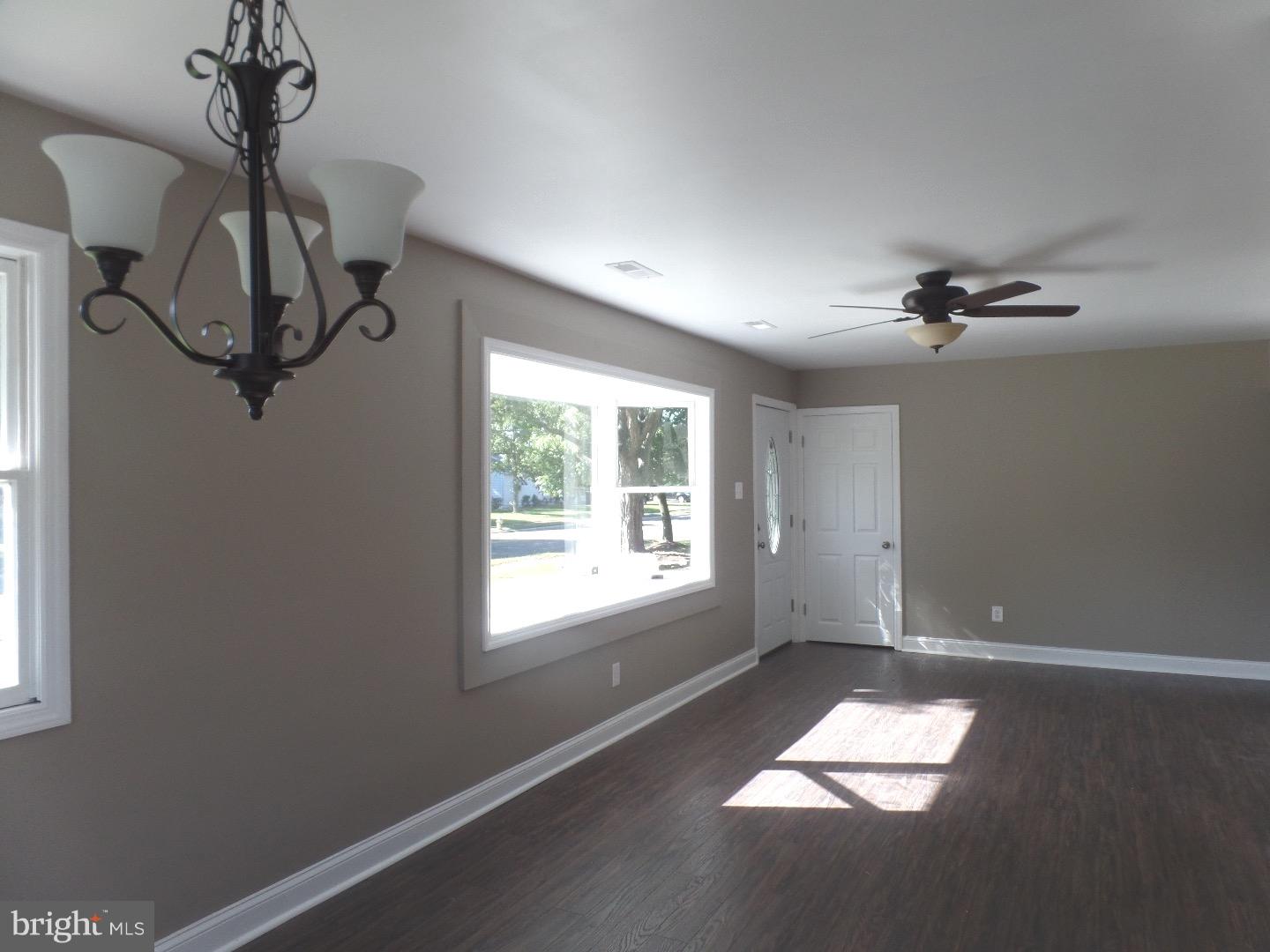 15 Warwick Road Stratford, NJ 08084 - Photo 5 of 14