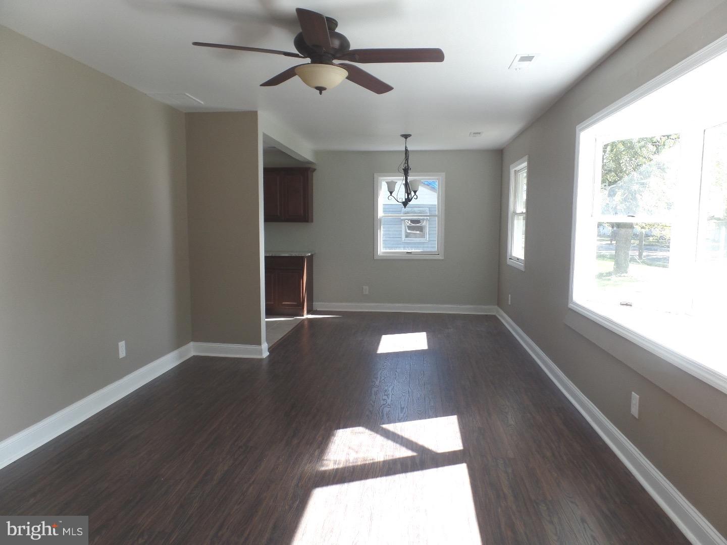 15 Warwick Road Stratford, NJ 08084 - Photo 6 of 14