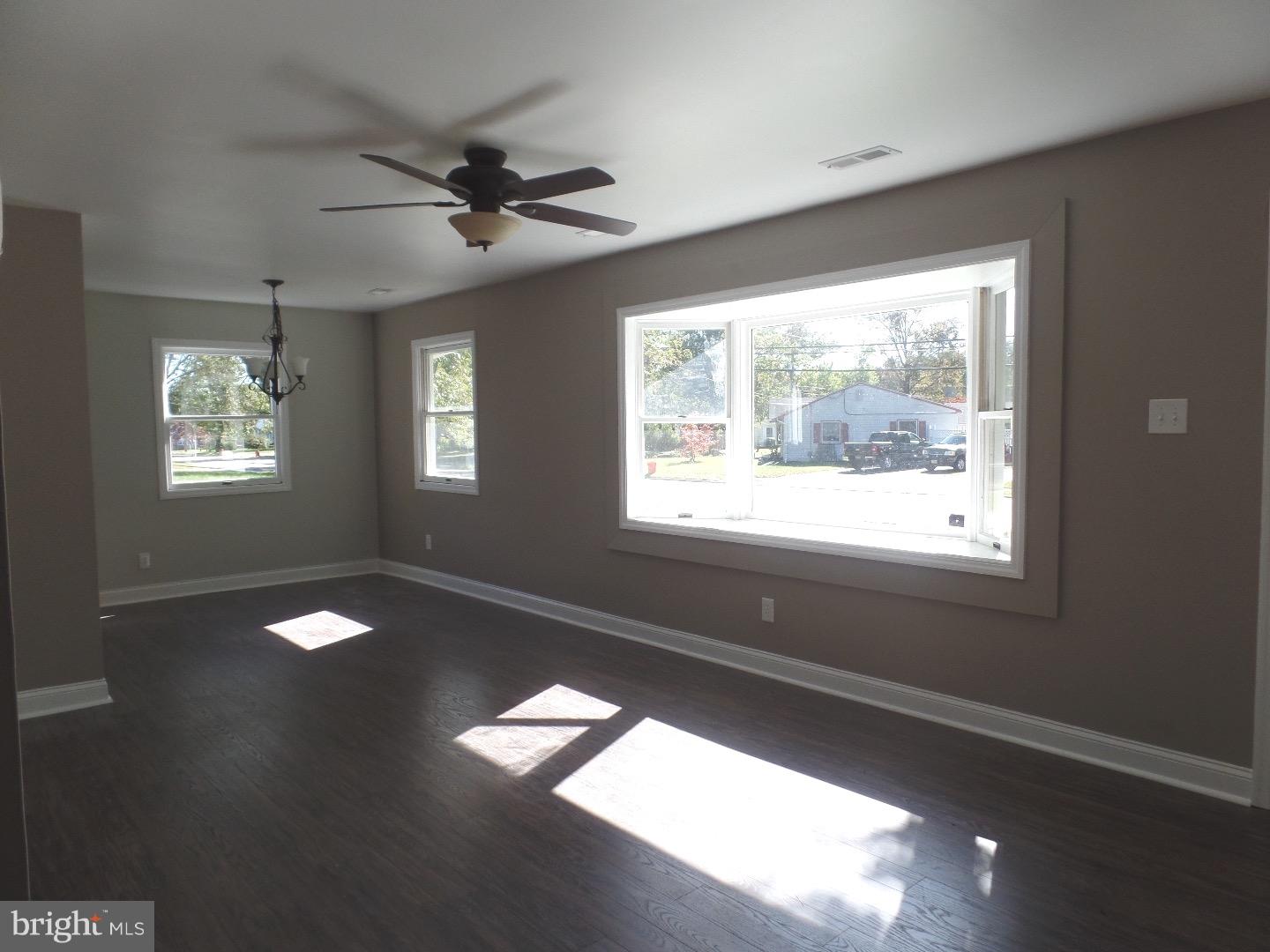 15 Warwick Road Stratford, NJ 08084 - Photo 7 of 14
