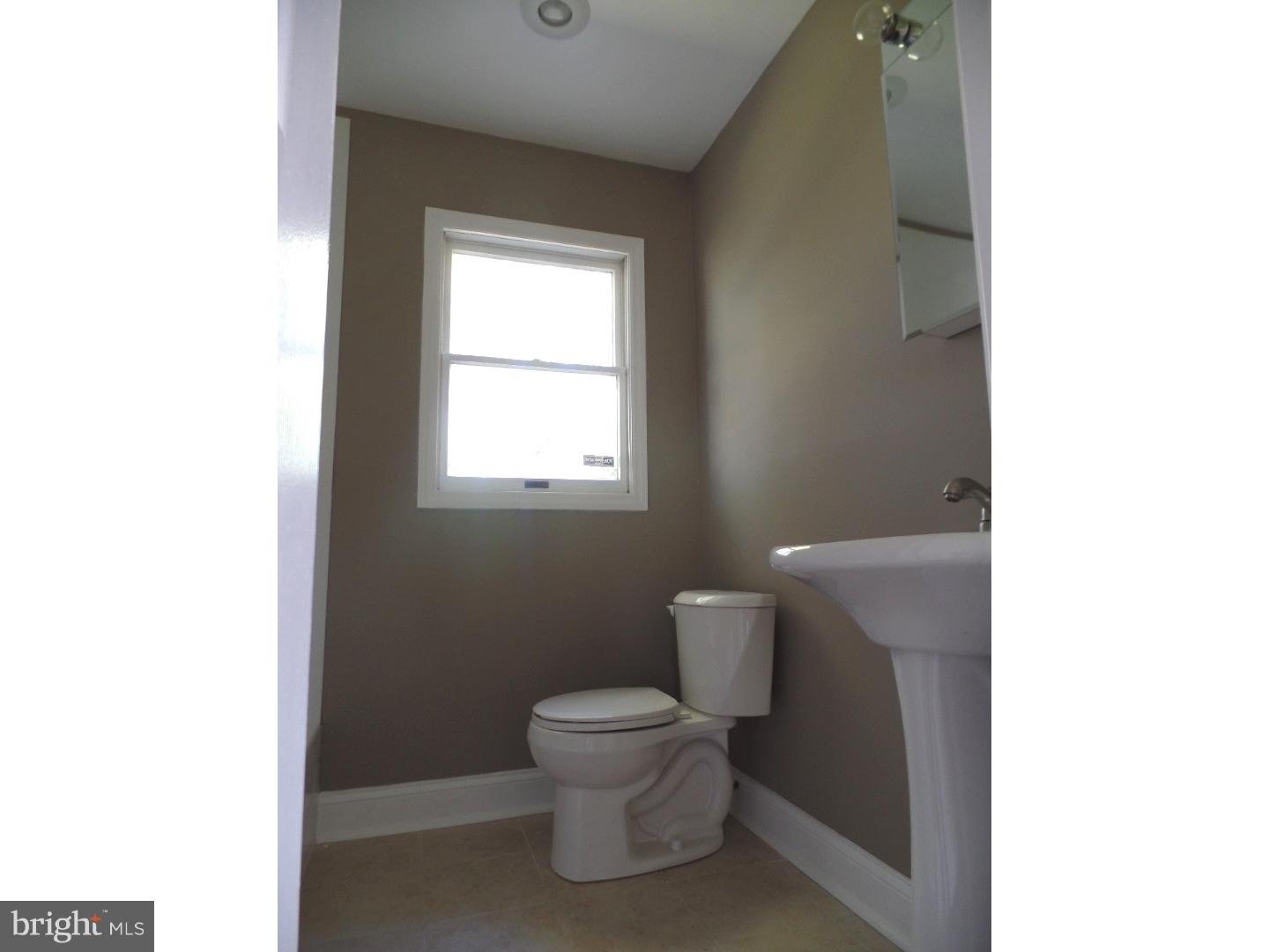 15 Warwick Road Stratford, NJ 08084 - Photo 9 of 14
