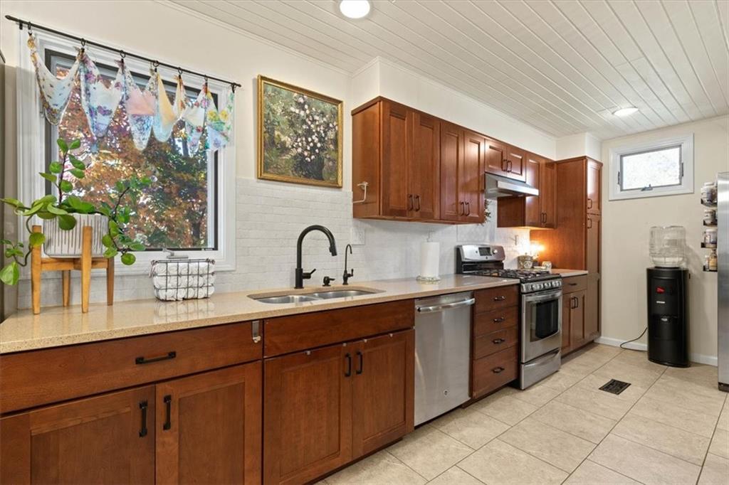 810 Crane Street Raymore, MO 64083 - Photo 10 of 53