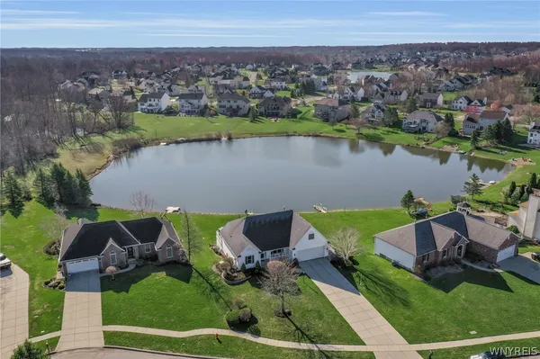 $849,900 | 9574 English Ivy Court, Clarence, NY 14032