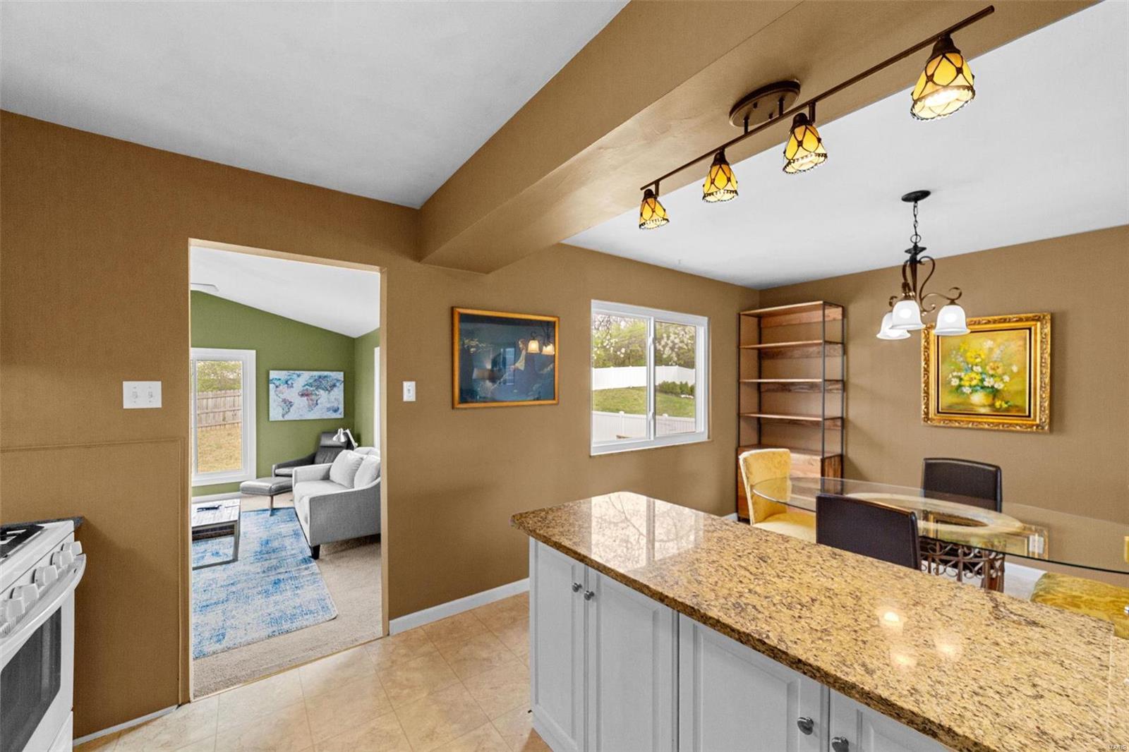 41 Hillcrest Boulevard Ballwin, MO 63021 - Photo 13 of 35