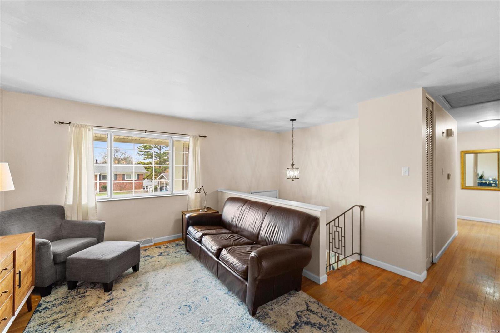 41 Hillcrest Boulevard Ballwin, MO 63021 - Photo 5 of 35