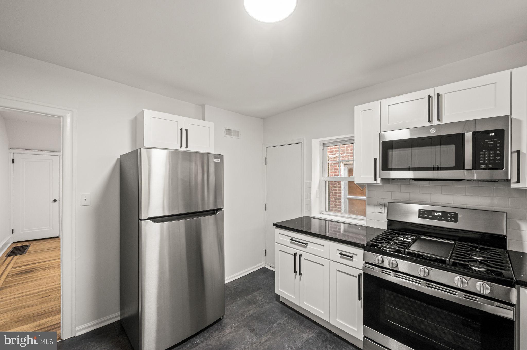 4428 Sherwood Road Philadelphia, PA 19131 - Photo 9 of 19