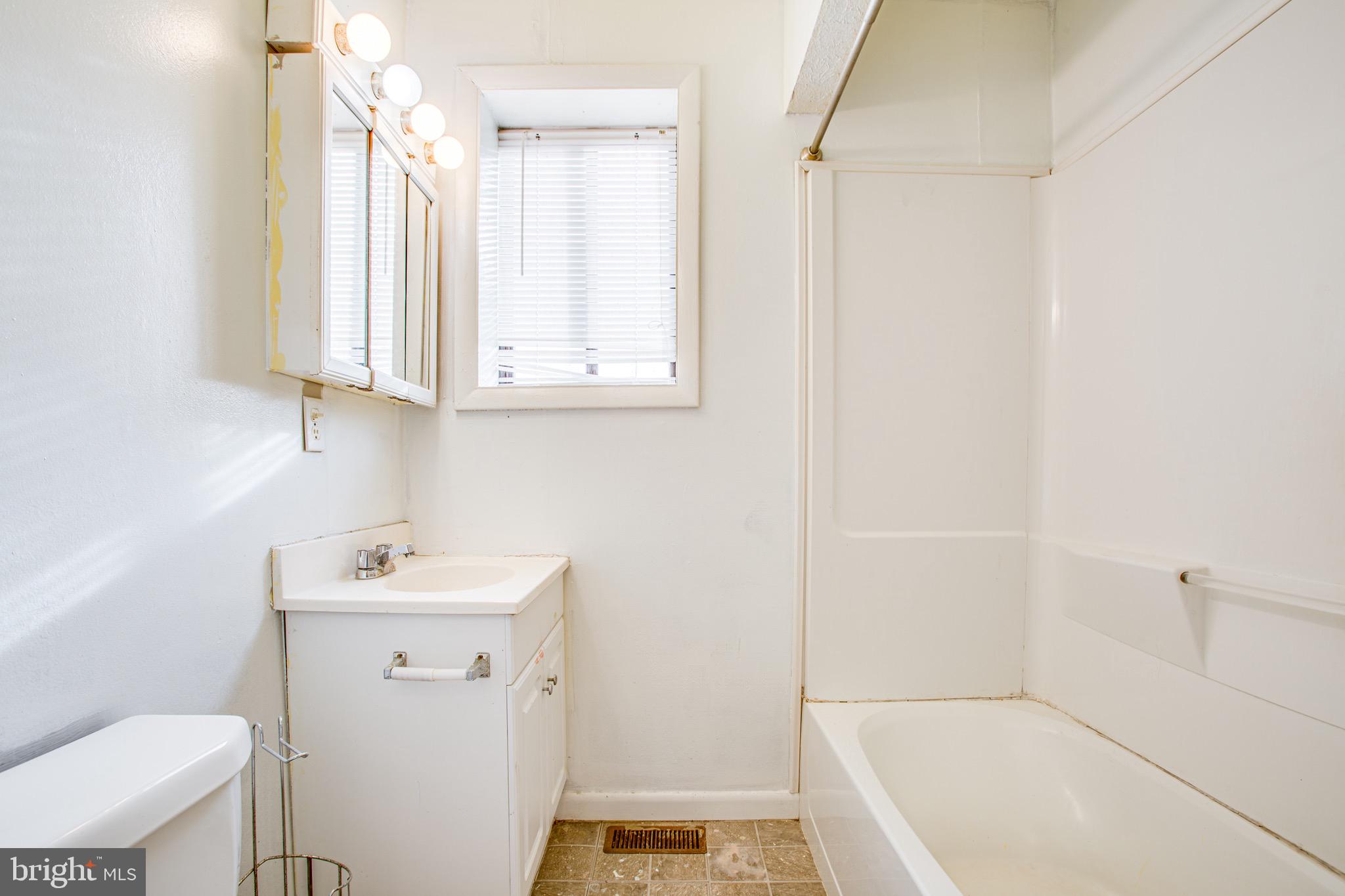 4000 Shepherds Road Partlow, VA 22534 - Photo 37 of 52 Full bathroom