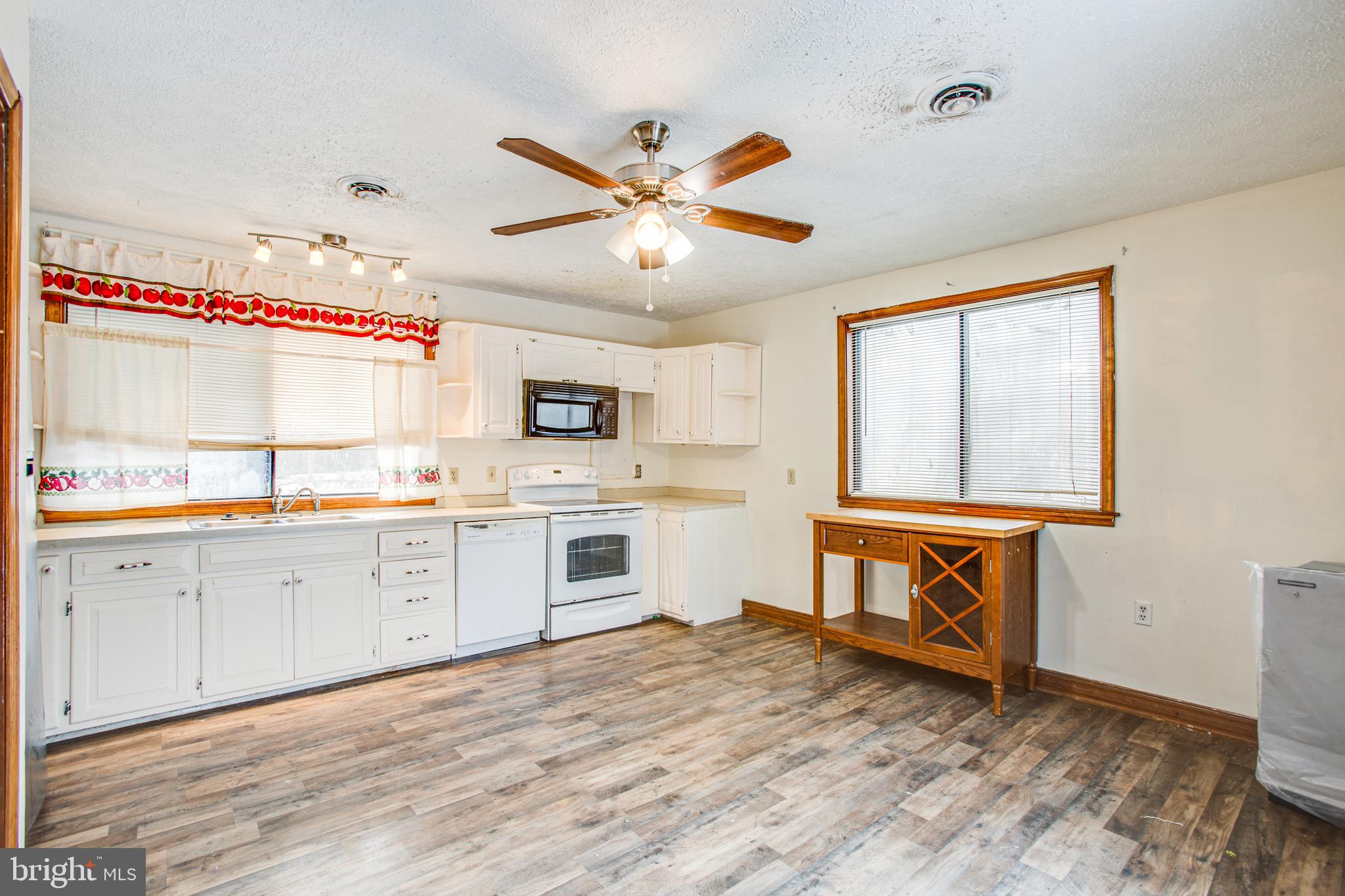 4000 Shepherds Road Partlow, VA 22534 - Photo 9 of 52 Kitchen