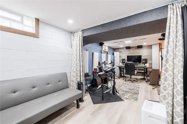 $189,900 | 15 Kennedy Circle, Irondequoit, NY 14609