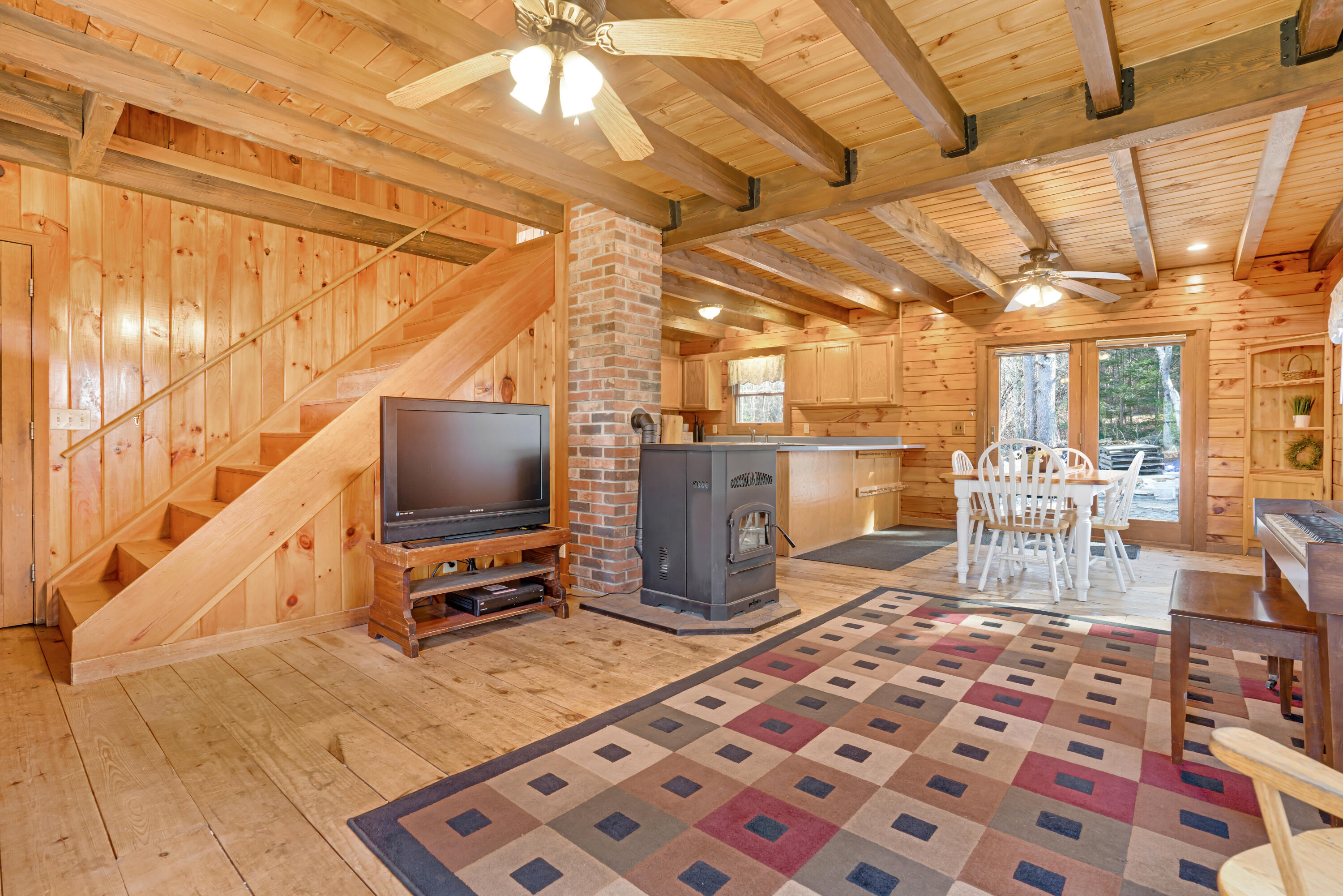 126 Mc Kay Road Edgecomb, ME 04556 - Photo 12 of 33 Living Room