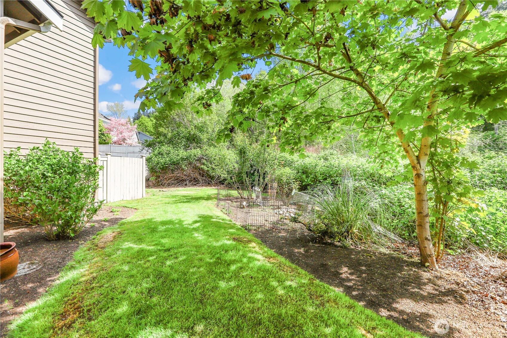 23327 8th Place West Bothell, WA 98021 - Photo 36 of 40 a view of yard with green space