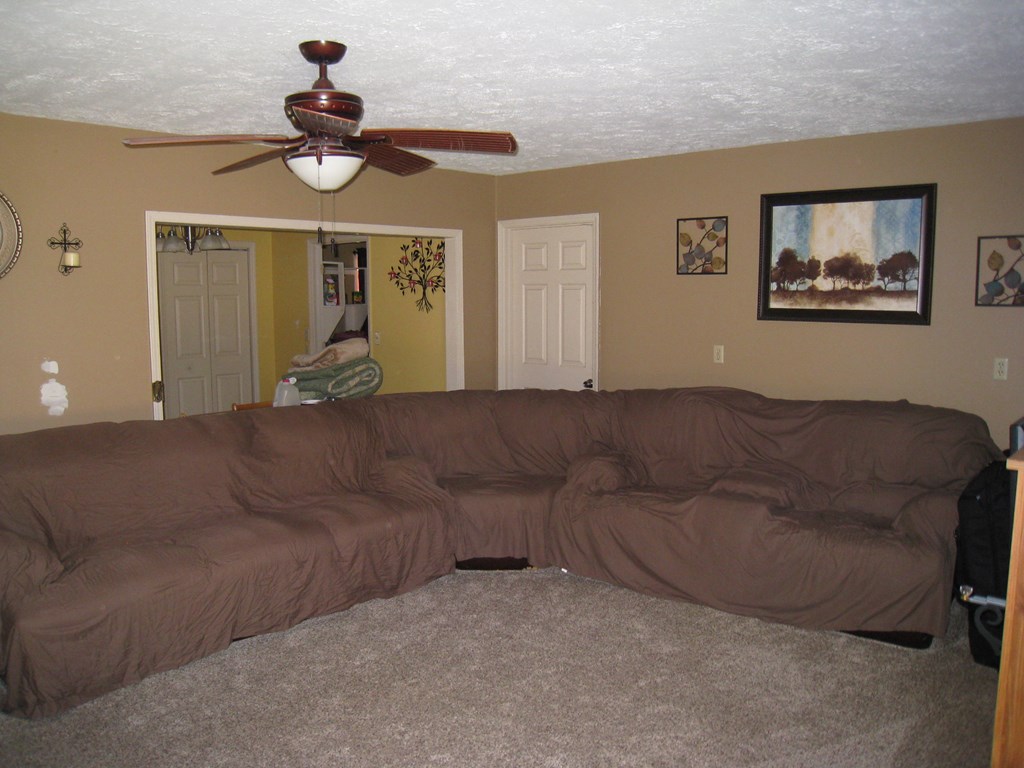 85 Kitetown Road Seale, AL 36875 - Photo 5 of 18 LIVING ROOM