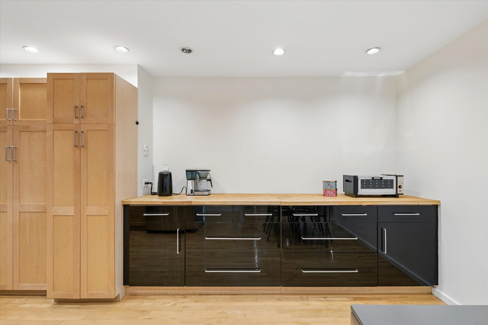 40 East 9th Street, Unit 1616 Chicago, IL 60605 - Photo 11 of 33