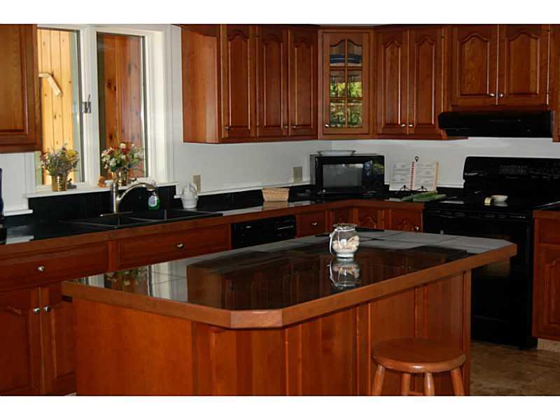 5 Elden Point Road Bailey Island, ME 04003 - Photo 4 of 34 Kitchen.