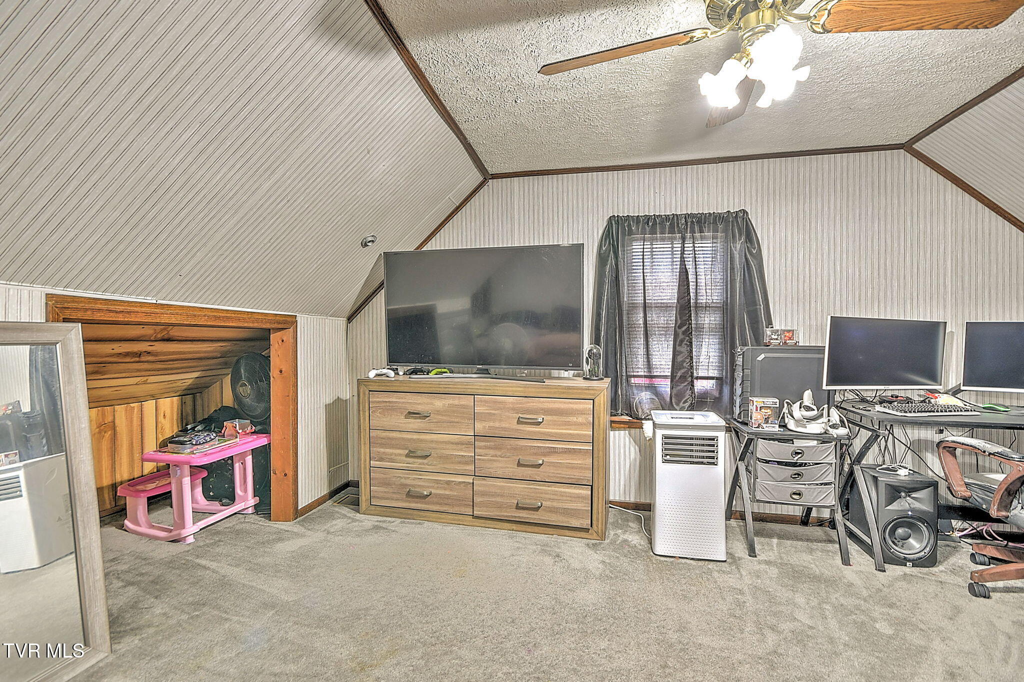 2424 Overlook Road Kingsport, TN 37664 - Photo 24 of 33 24-web-or-mls-2424 Overlook MC-25