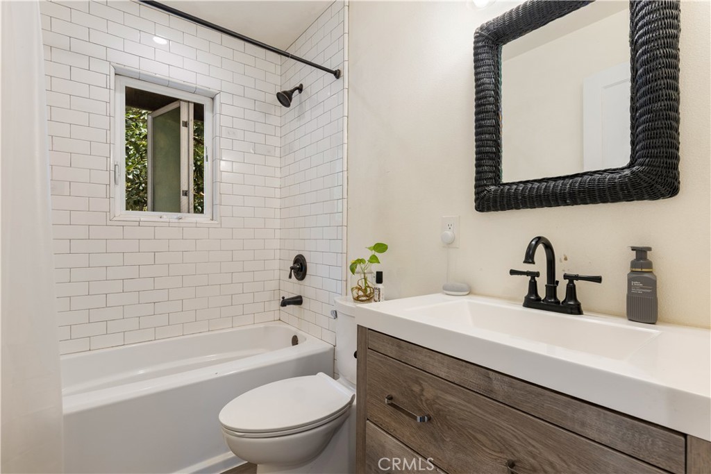 17390 Parnassus Road Middletown, CA 95461 - Photo 17 of 39 Gallery Image 17