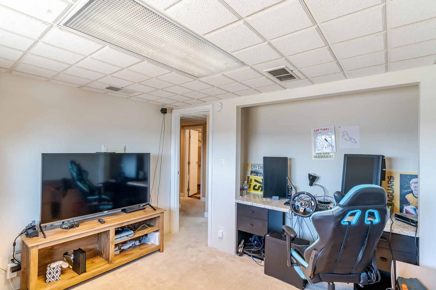 348 Neeb Road Cincinnati, OH 45233 - Photo 27 of 46 Gallery Image 27