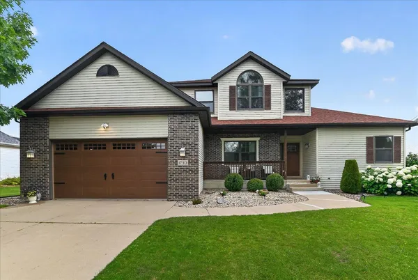 $640,000 | 1730 Stonehaven Drive, Sun Prairie, WI 53590