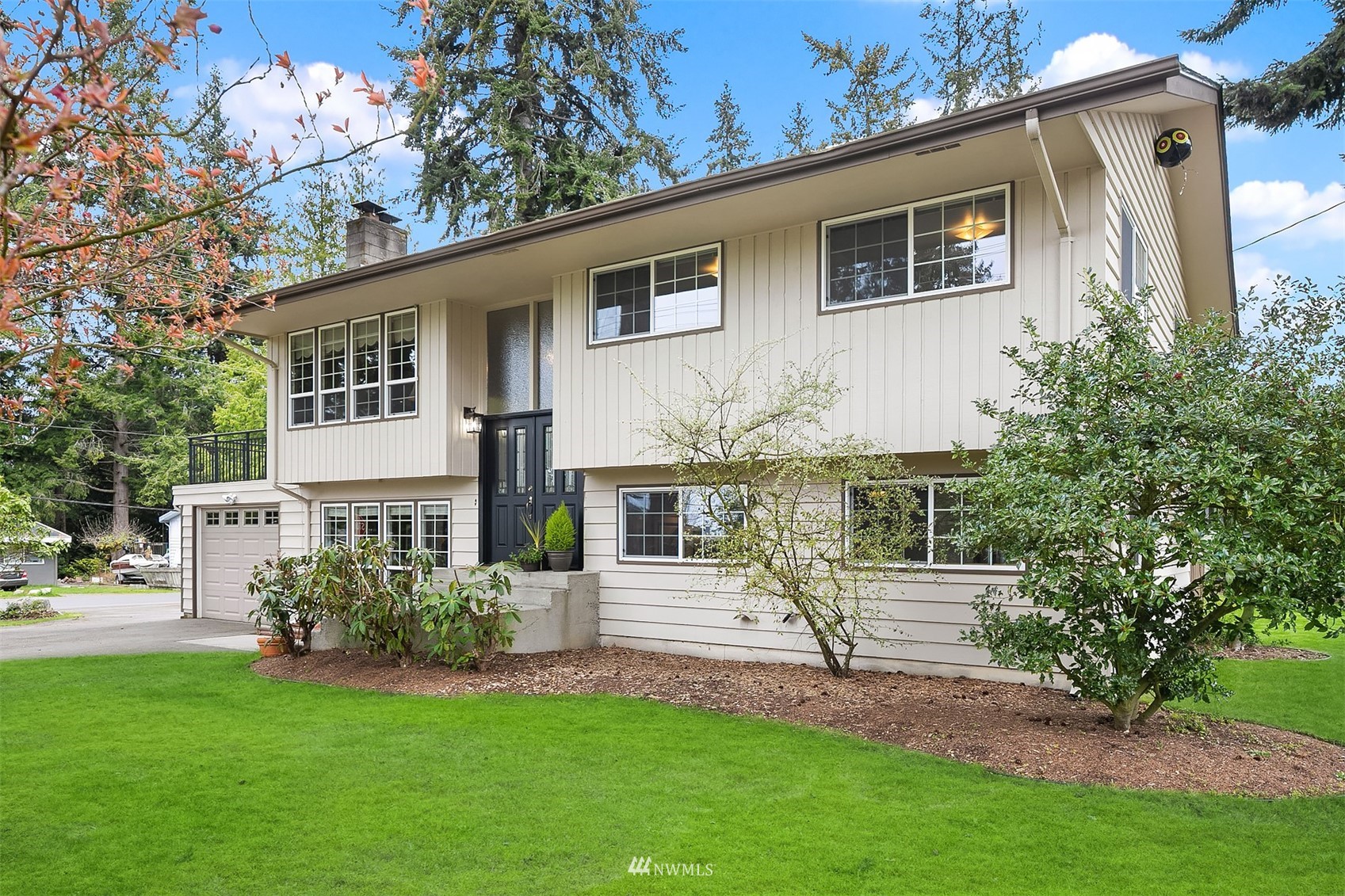 7127 176th Place Southwest Edmonds, WA 98026 - Photo 3 of 25 Gallery Image 3