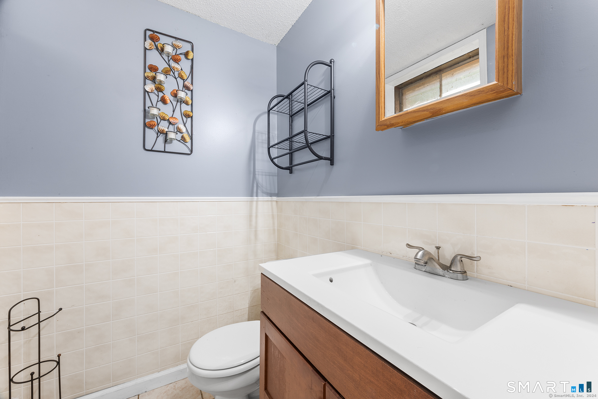 192 Leffingwell Road Montville, CT 06382 - Photo 16 of 19