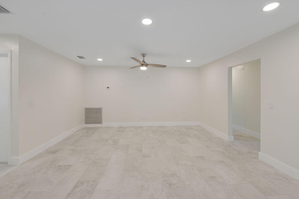 7230 Northwest 4th Avenue Boca Raton, FL 33487 - Photo 25 of 49 Family Living