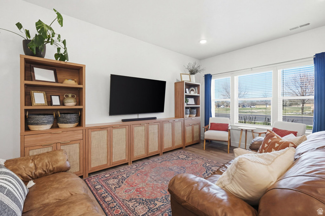1247 West 1820th Street South Logan, UT 84321 - Photo 2 of 21 Living area