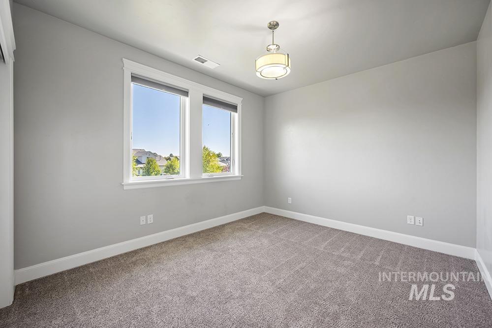 844 South Lake Pointe Way Eagle, ID 83616 - Photo 25 of 38