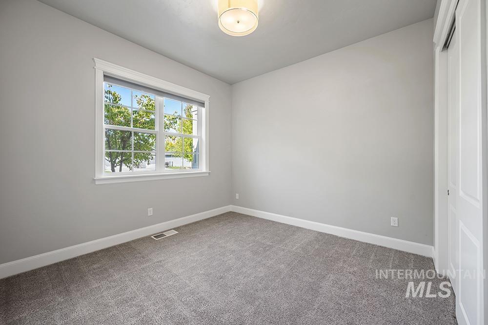 844 South Lake Pointe Way Eagle, ID 83616 - Photo 27 of 38
