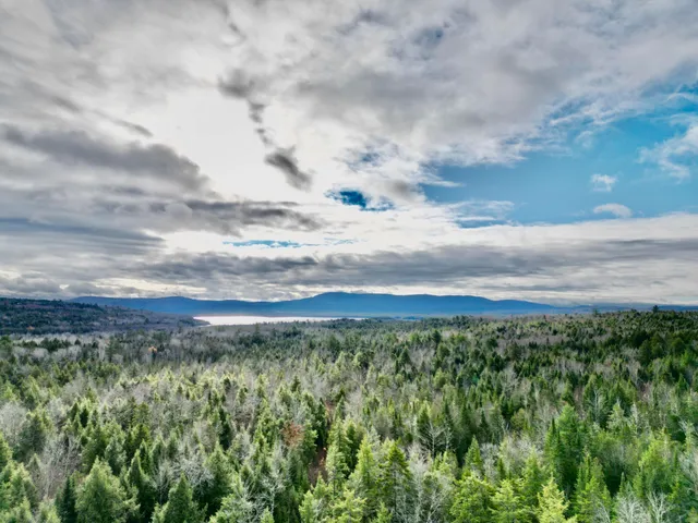 $79,900 | 194 Hurd Road, Burlington, ME 04417