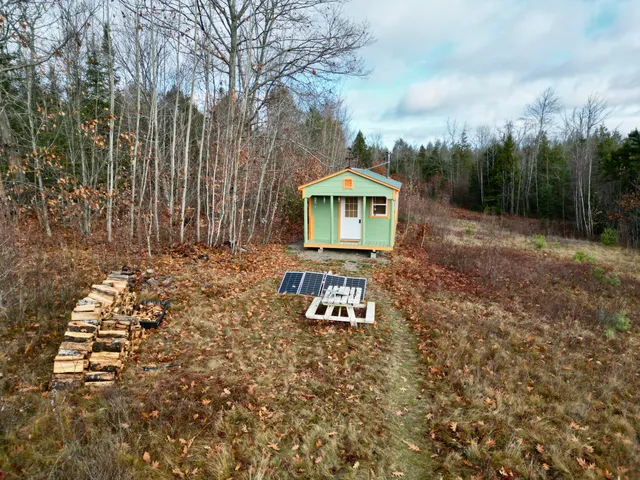 $79,900 | 194 Hurd Road, Burlington, ME 04417