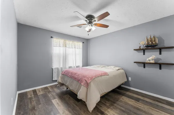 $2,650 | 228 April Waters Drive West, Conroe, TX 77356