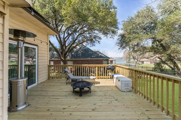 $2,650 | 228 April Waters Drive West, Conroe, TX 77356