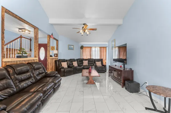 $2,650 | 228 April Waters Drive West, Conroe, TX 77356