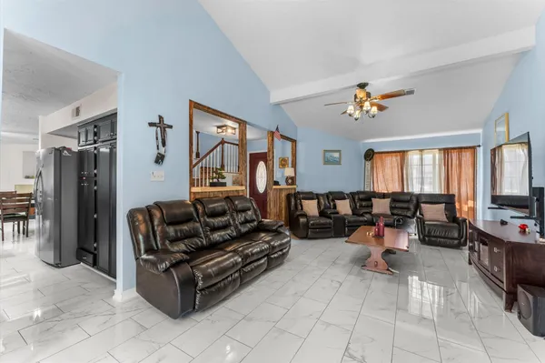 $2,650 | 228 April Waters Drive West, Conroe, TX 77356