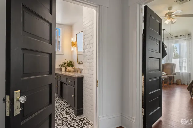 $785,000 | Undisclosed Address, Bakersfield, CA 93301