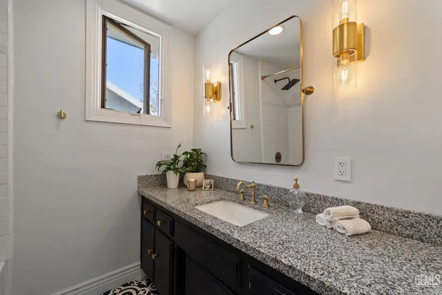 $785,000 | Undisclosed Address, Bakersfield, CA 93301