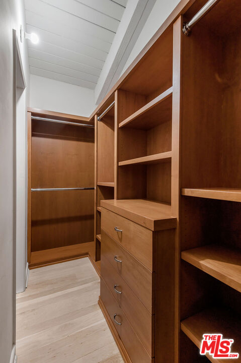31640 Sea Level Drive Malibu, CA 90265 - Photo 24 of 41 a view of walk in closet