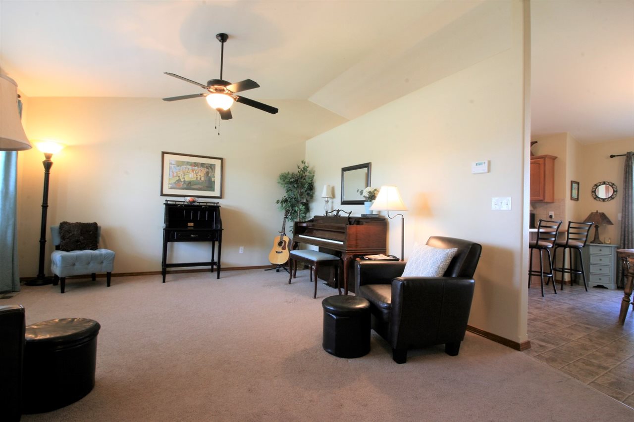 711 East Silver Pine Road Colbert, WA 99005 - Photo 3 of 20