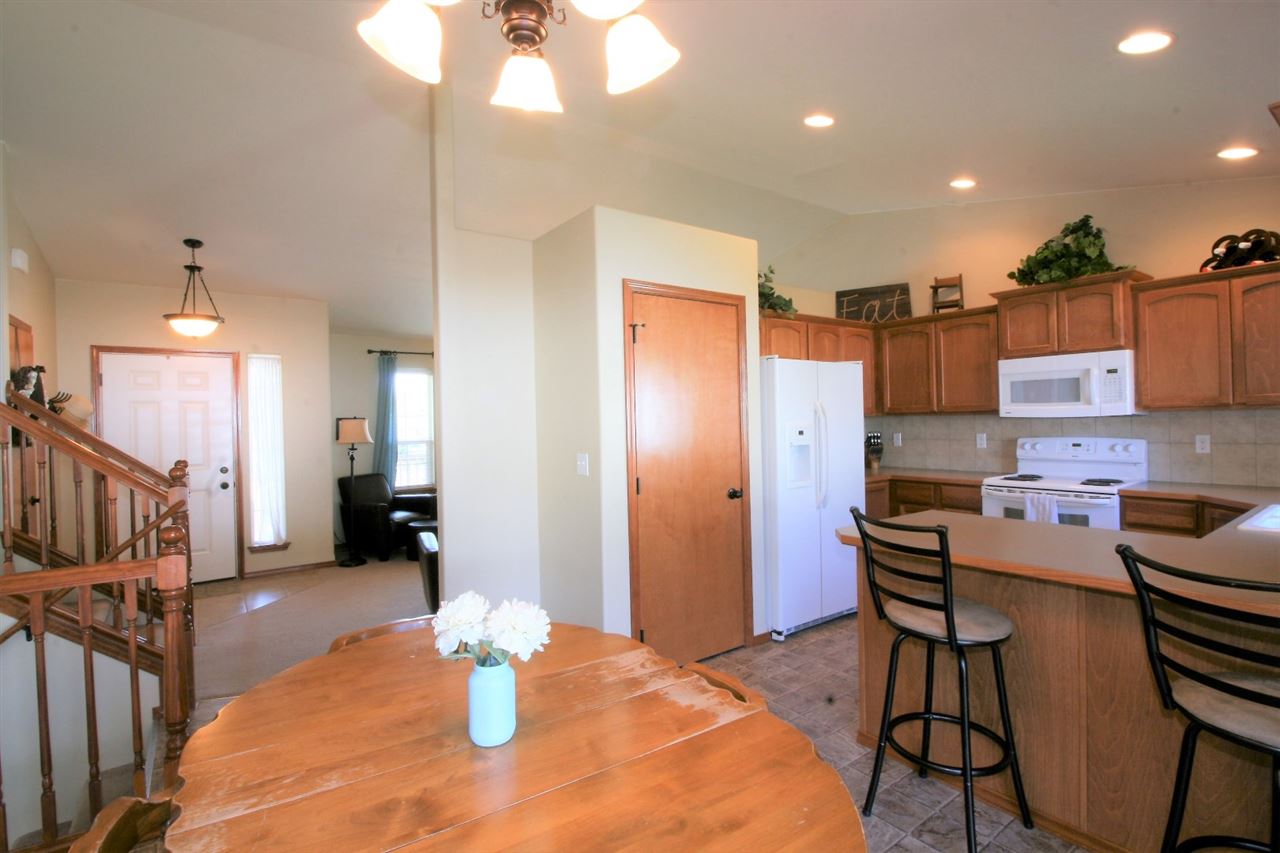 711 East Silver Pine Road Colbert, WA 99005 - Photo 4 of 20