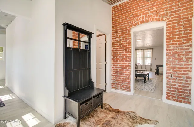 a view of an entryway of the house