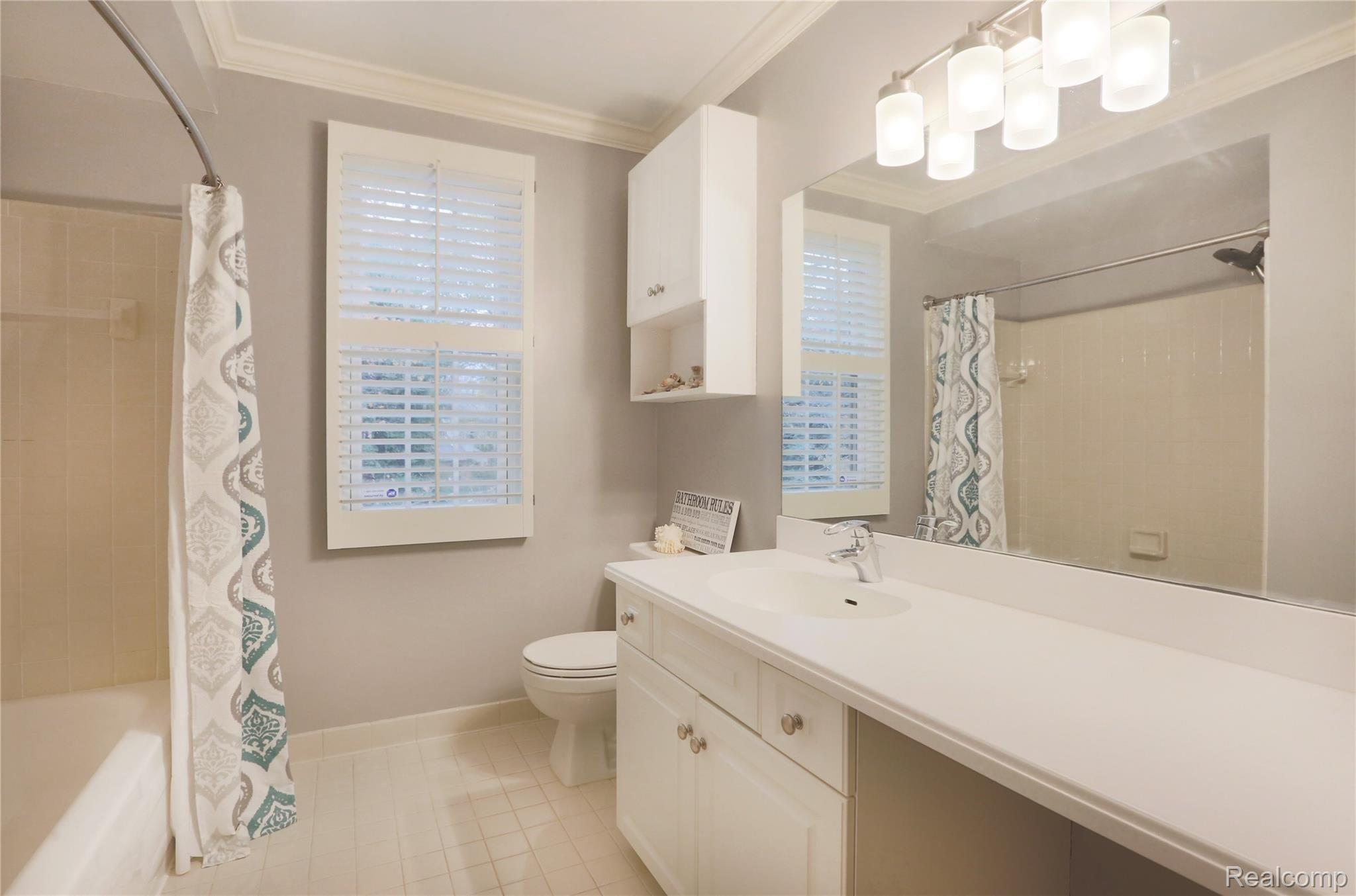 1138 Valley Stream Court Rochester, MI 48309 - Photo 21 of 31 0I0A9583.jpeg