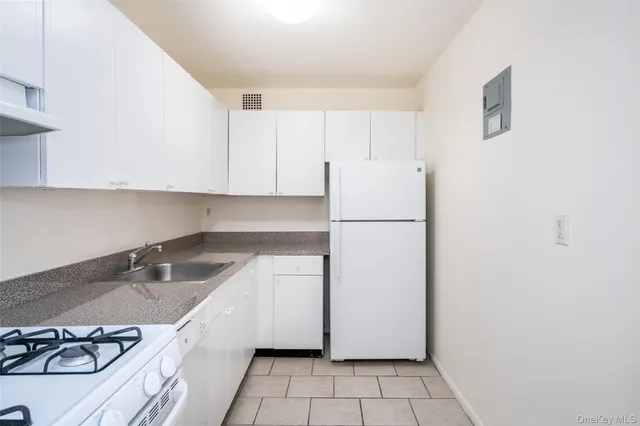 $2,700 | Undisclosed Address, White Plains, NY 10604
