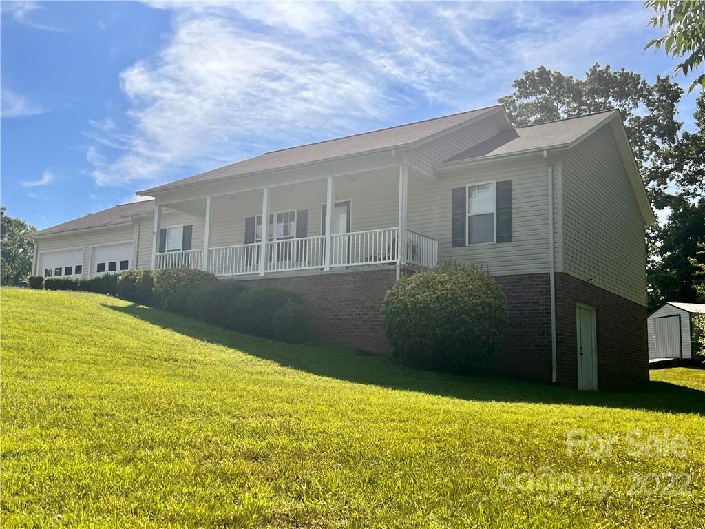 9 Hunters Ridge Court Granite Falls, NC 28630 - Photo 3 of 24 Gallery Image 3