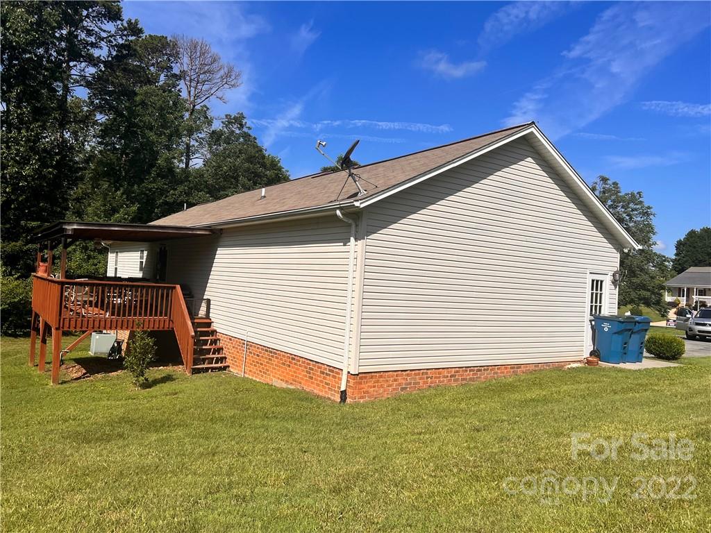 9 Hunters Ridge Court Granite Falls, NC 28630 - Photo 4 of 24 Gallery Image 4